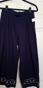 Above the ankle pants, great for beach or any fun